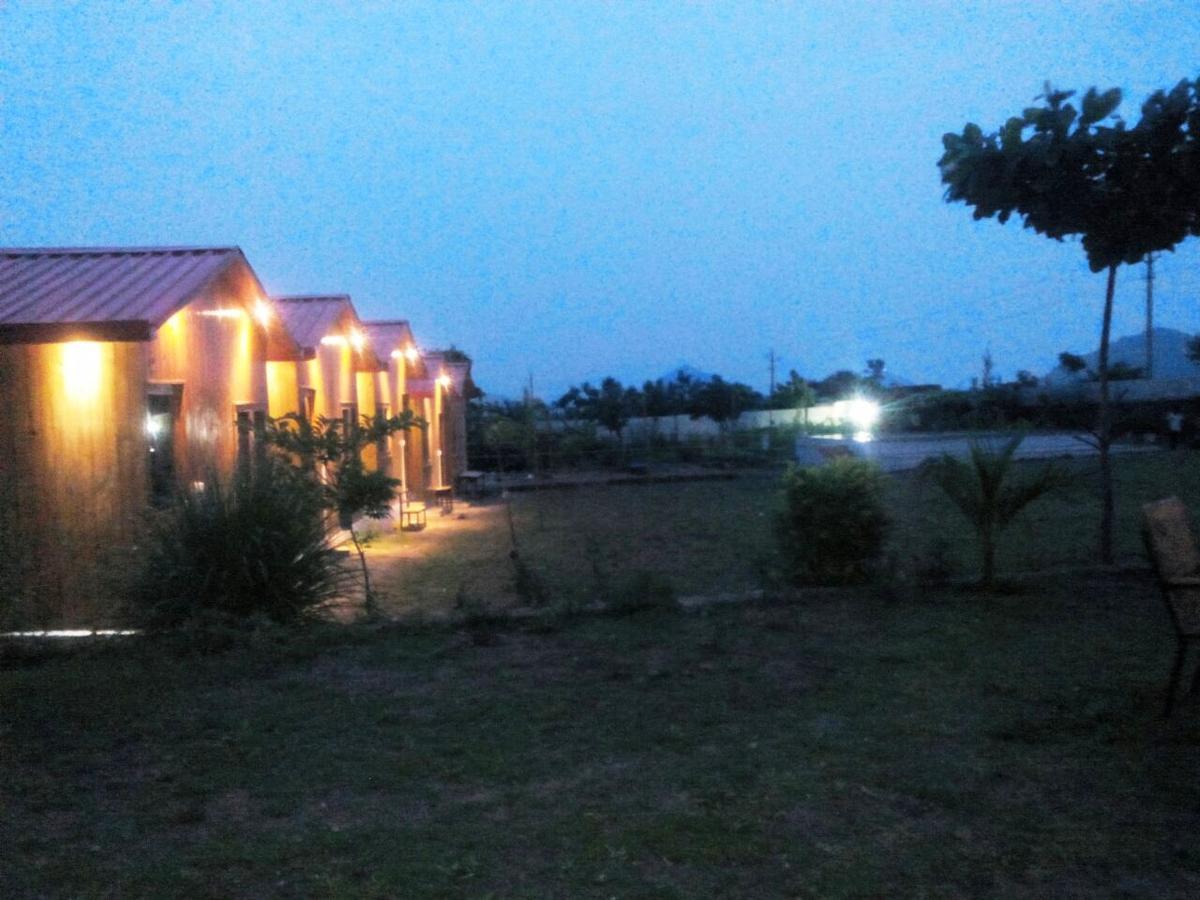 The Rustic Pines Hotel Udaipur Buitenkant foto